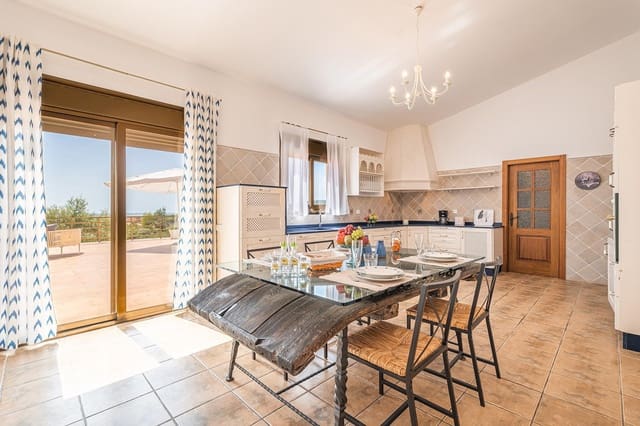9 bedroom Villa for sale in Puntiro with pool garage - € 2,621,000 (Ref: 7853215)