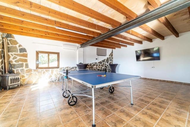 9 bedroom Villa for sale in Puntiro with pool garage - € 2,621,000 (Ref: 7853215)