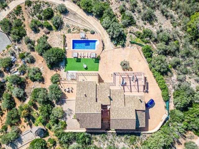 9 bedroom Villa for sale in Puntiro with pool garage - € 2,621,000 (Ref: 7853215)