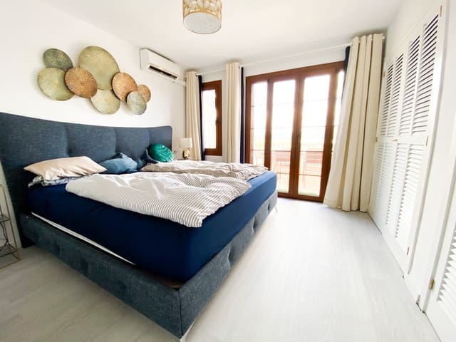 2 slaapkamer Appartement te koop in Santa Ponsa, Calvià met zwembad garage - € 600.000 (Ref: 8089457)