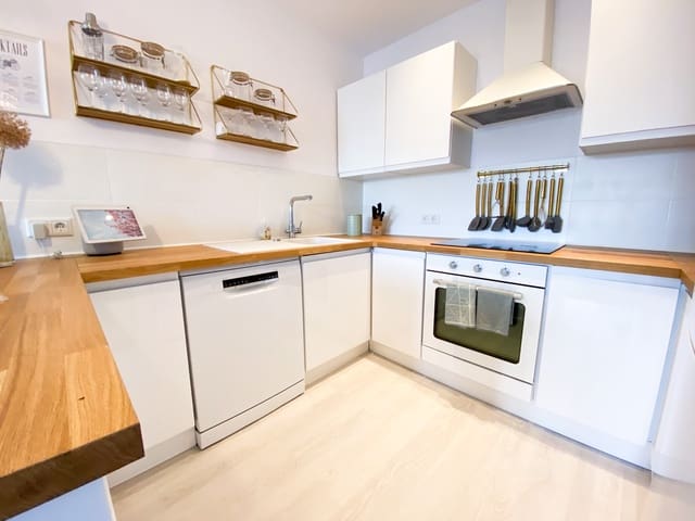 2 slaapkamer Appartement te koop in Santa Ponsa, Calvià met zwembad garage - € 600.000 (Ref: 8089457)