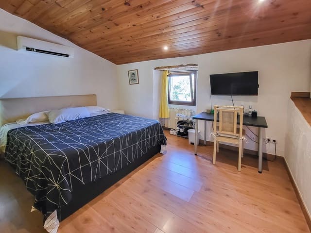 4 soveværelse Finca/Landehus til salg i Andratx med swimmingpool - € 1.800.000 (Ref: 8200445)