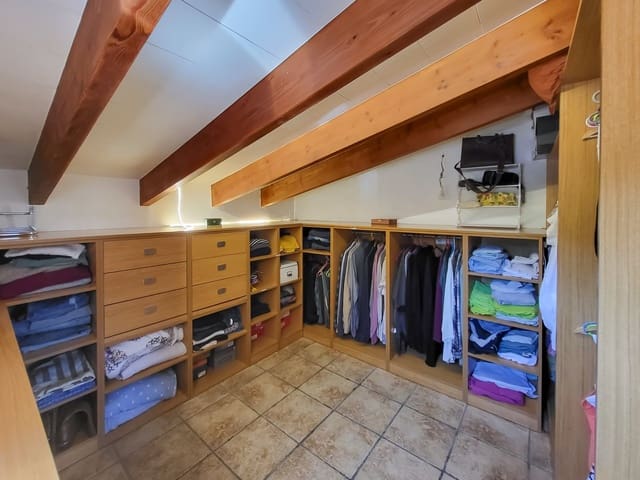 4 soveværelse Finca/Landehus til salg i Andratx med swimmingpool - € 1.800.000 (Ref: 8200445)