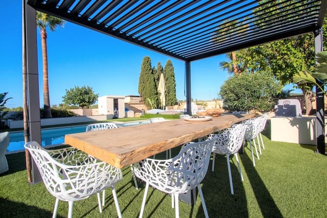 5 soveværelse Finca/Landehus til salg i Llucmajor med swimmingpool garage - € 2.200.000 (Ref: 8215365)