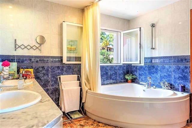 5 soveværelse Villa til salg i Palmanova, Calvià med swimmingpool garage - € 3.000.000 (Ref: 8215368)