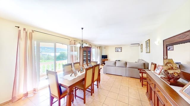 5 soveværelse Villa til salg i Andratx med garage - € 750.000 (Ref: 8221248)