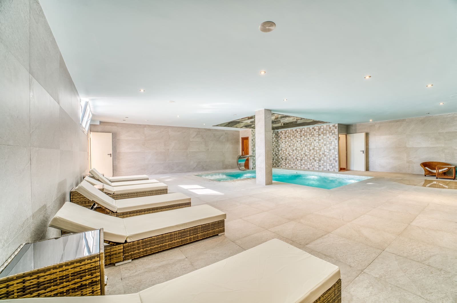 6 bedroom Villa for sale in Marratxi with pool garage - € 3,200,000 (Ref: 8263939)