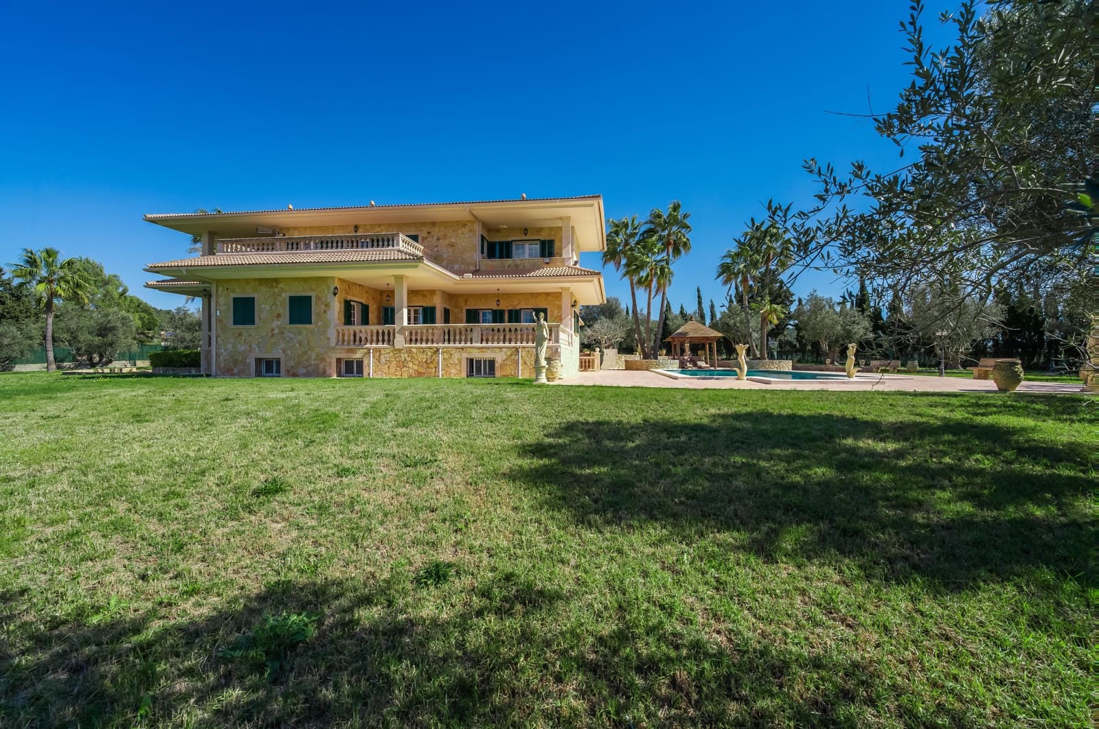 6 bedroom Villa for sale in Marratxi with pool garage - € 3,200,000 (Ref: 8263939)