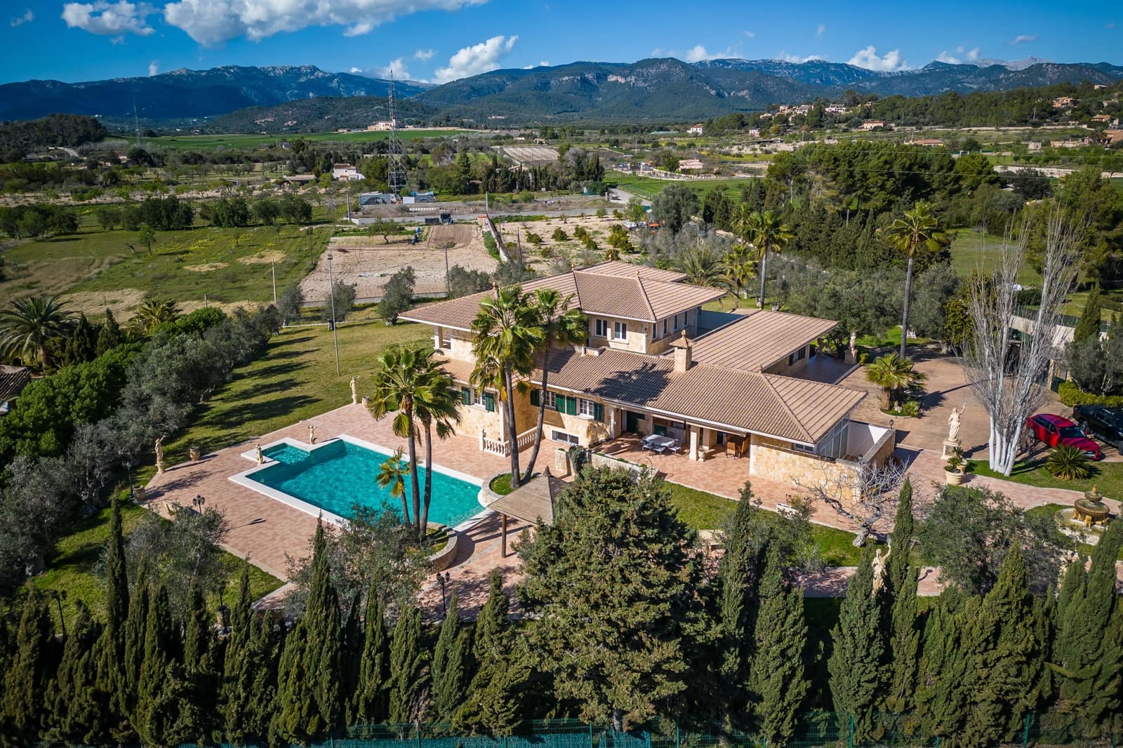 6 bedroom Villa for sale in Marratxi with pool garage - € 3,200,000 (Ref: 8263939)