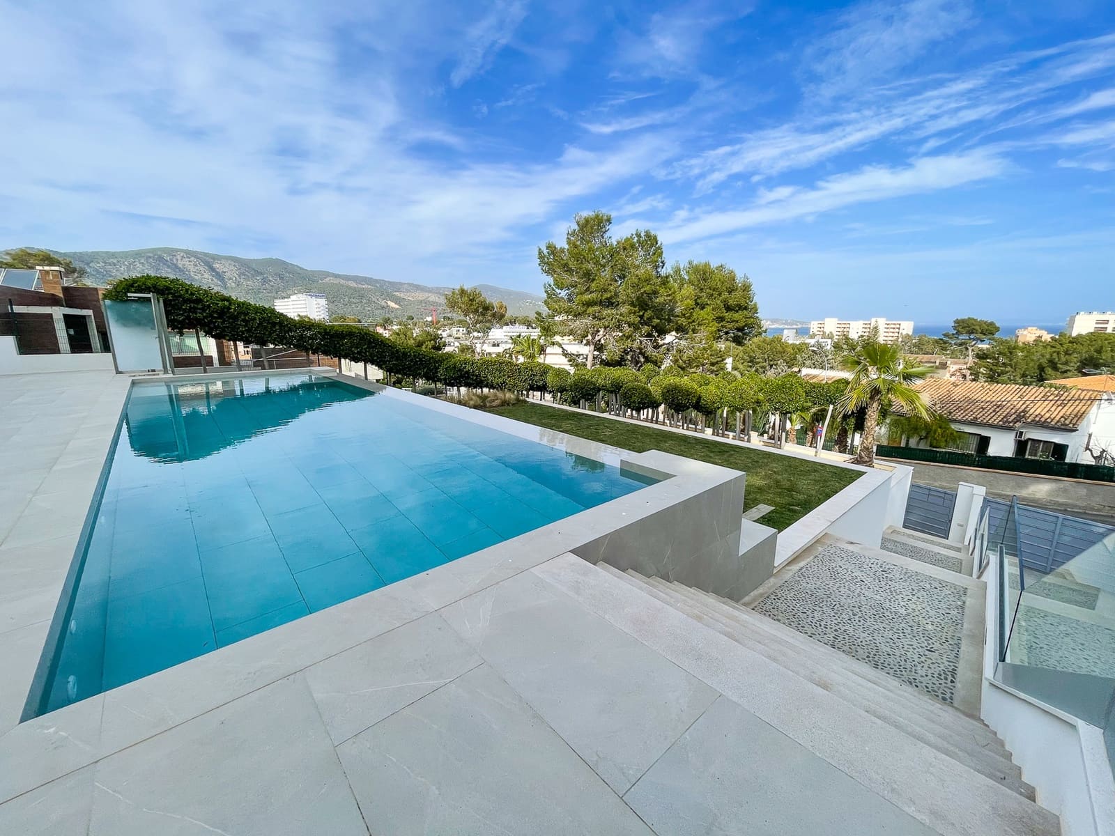 5 soverom Villa til salgs i Palmanova med svømmebasseng garasje - € 4 950 000 (Ref: 8270819)