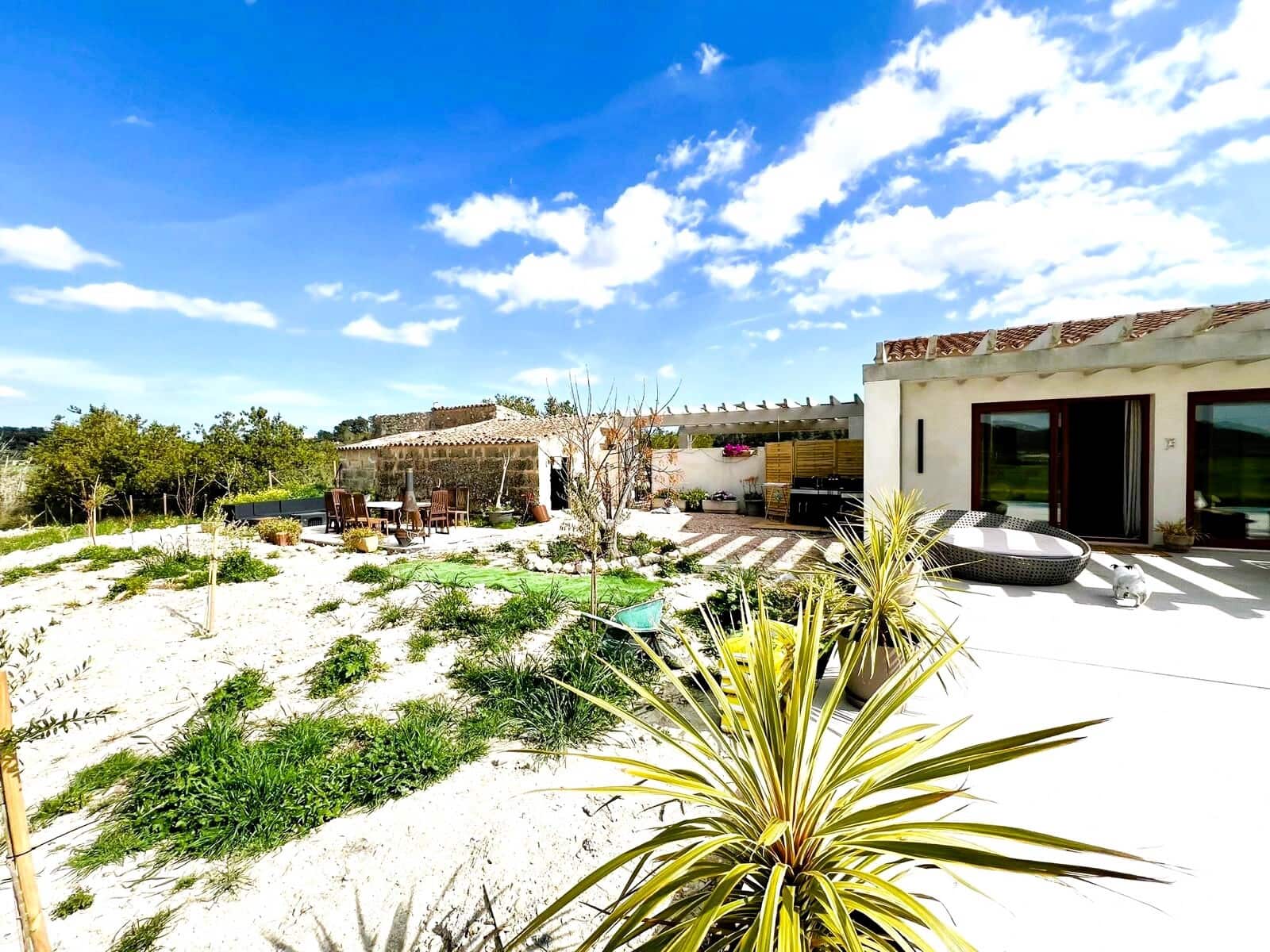 2 soveværelse Finca/Landehus til salg i Sant Joan med swimmingpool garage - € 1.150.000 (Ref: 8323490)