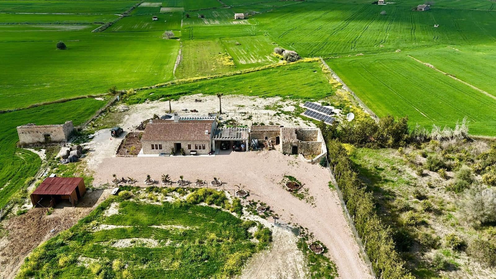 2 soveværelse Finca/Landehus til salg i Sant Joan med swimmingpool garage - € 1.150.000 (Ref: 8323490)