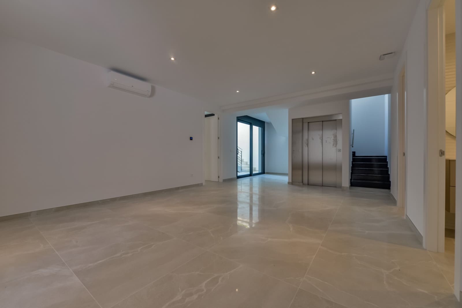 4 soveværelse Villa til salg i Finestrat med swimmingpool garage - € 1.800.000 (Ref: 8338613)