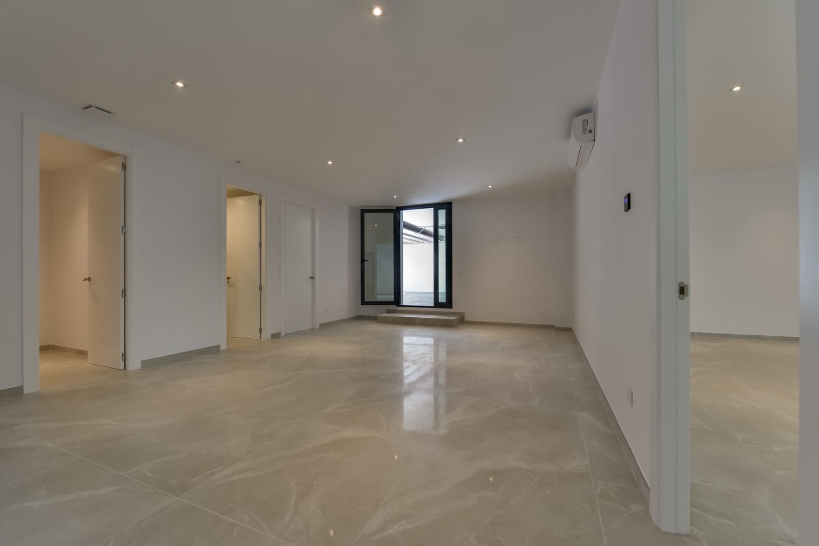 4 soveværelse Villa til salg i Finestrat med swimmingpool garage - € 1.800.000 (Ref: 8338613)