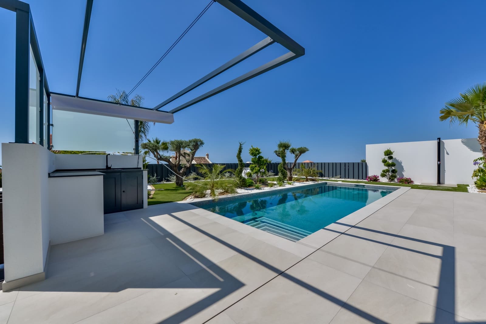 4 soveværelse Villa til salg i Finestrat med swimmingpool garage - € 1.800.000 (Ref: 8338613)