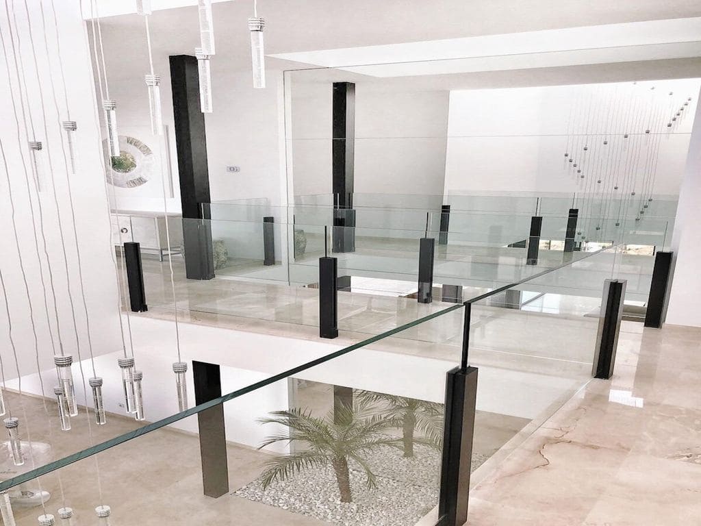 4 bedroom Villa for sale in Altea with pool garage - € 2,100,000 (Ref: 8338615)