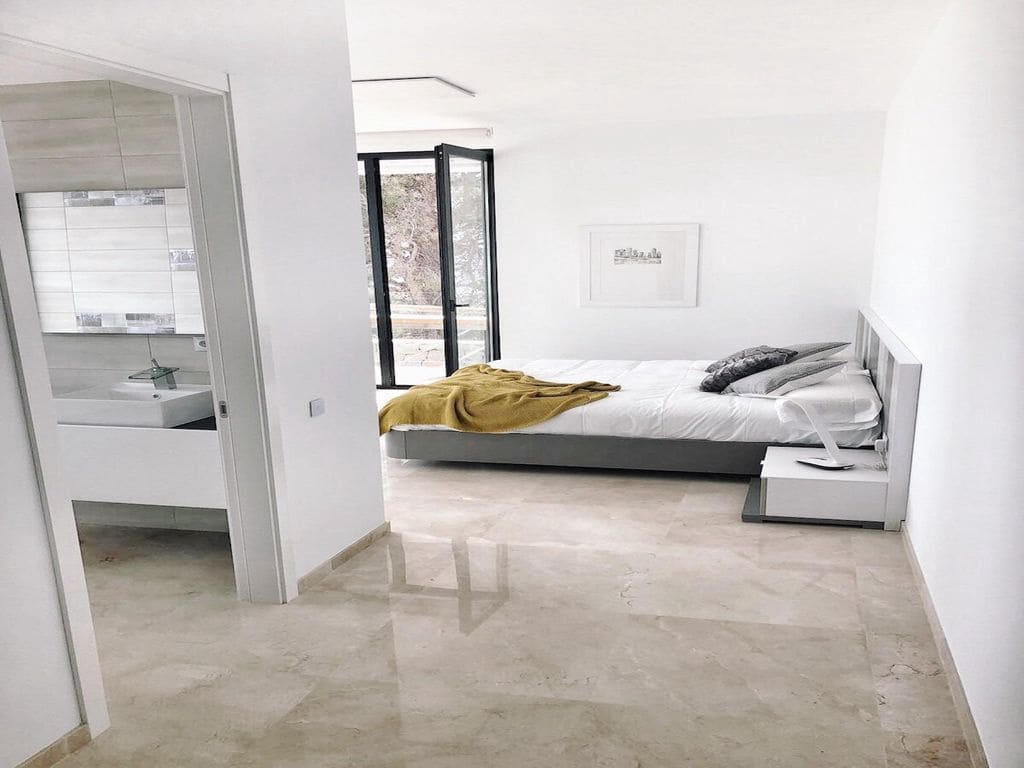 4 bedroom Villa for sale in Altea with pool garage - € 2,100,000 (Ref: 8338615)