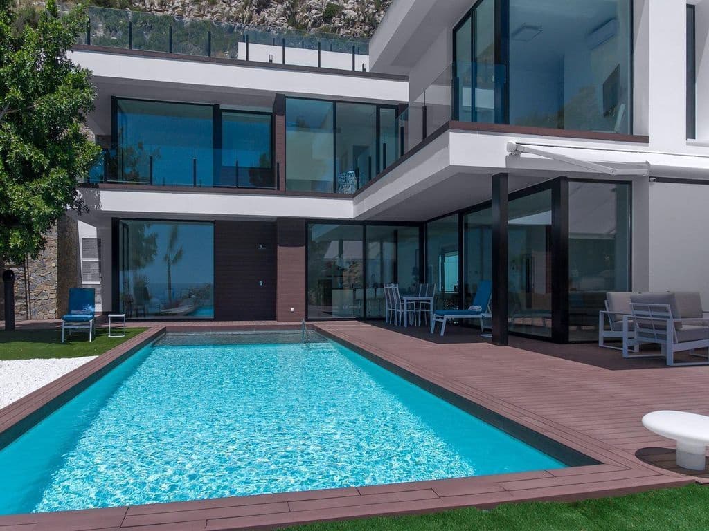 4 bedroom Villa for sale in Altea with pool garage - € 2,100,000 (Ref: 8338615)