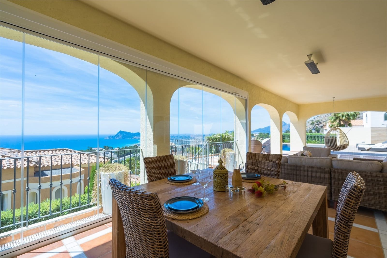 4 bedroom Villa for sale in Altea with pool garage - € 1,570,000 (Ref: 8338617)