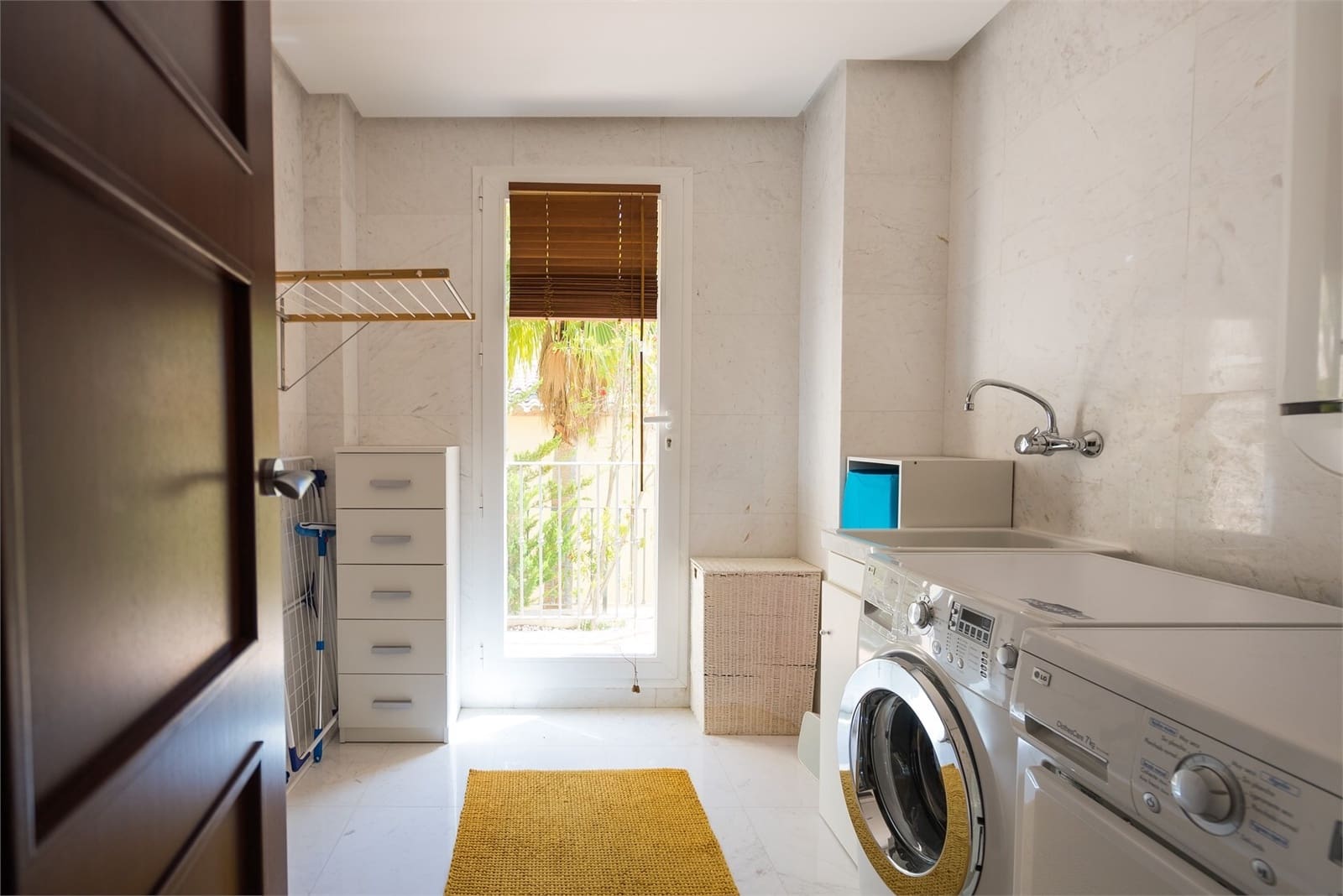 4 bedroom Villa for sale in Altea with pool garage - € 1,570,000 (Ref: 8338617)