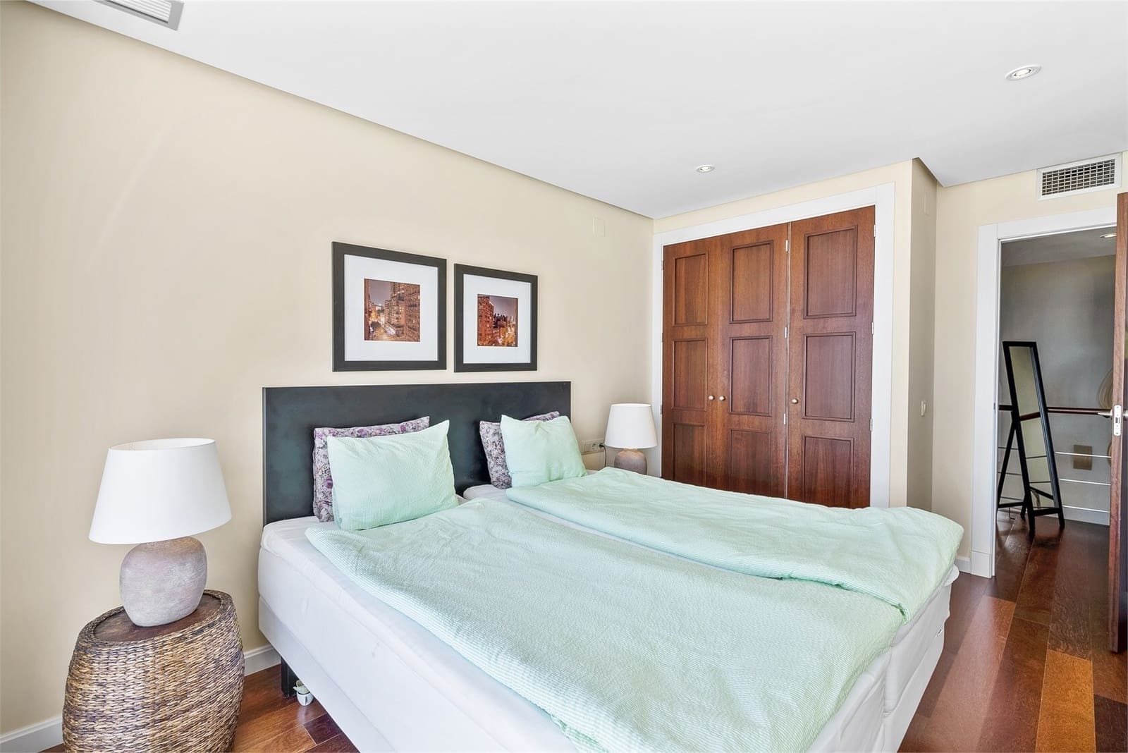 4 bedroom Villa for sale in Altea with pool garage - € 1,570,000 (Ref: 8338617)