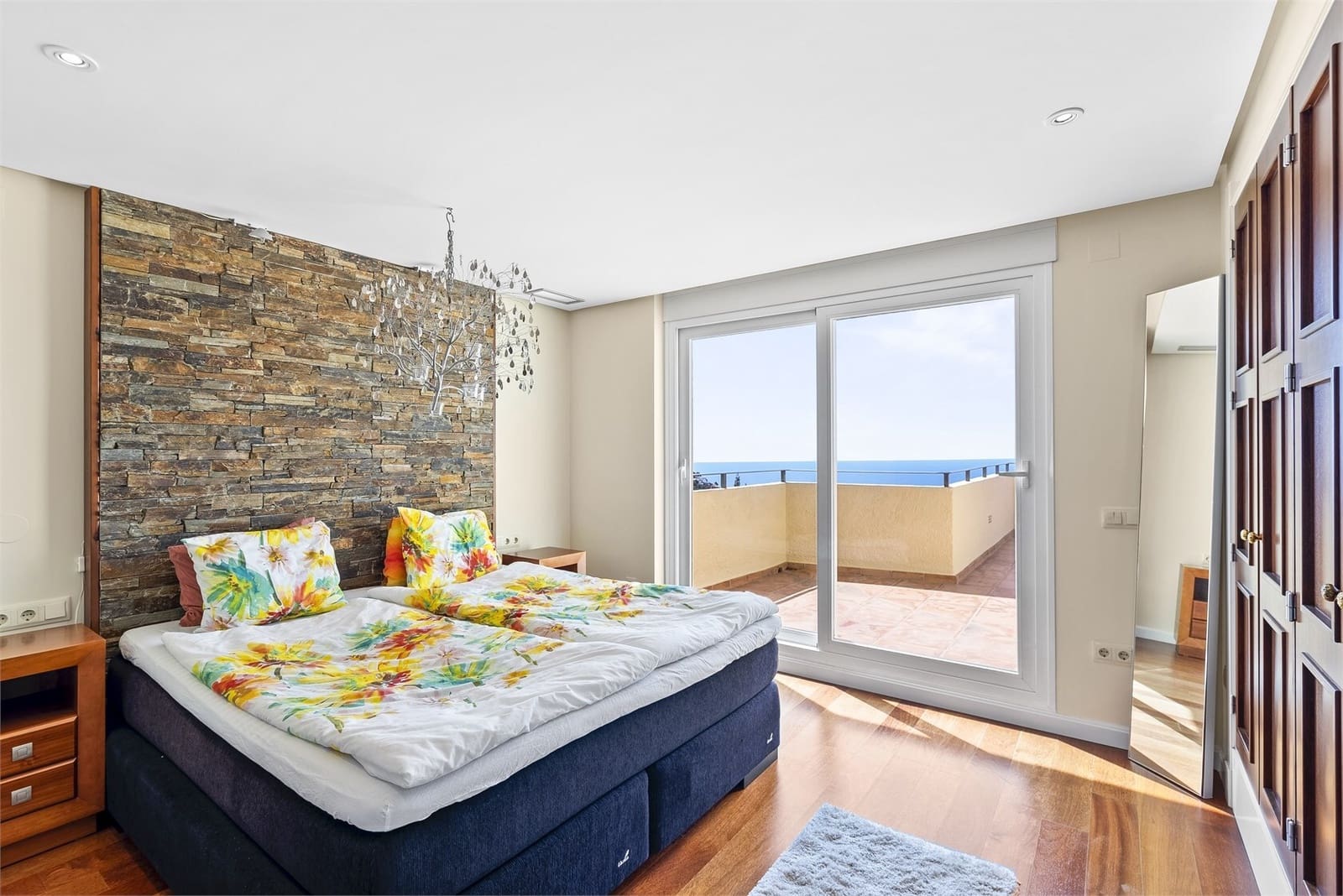 4 bedroom Villa for sale in Altea with pool garage - € 1,570,000 (Ref: 8338617)