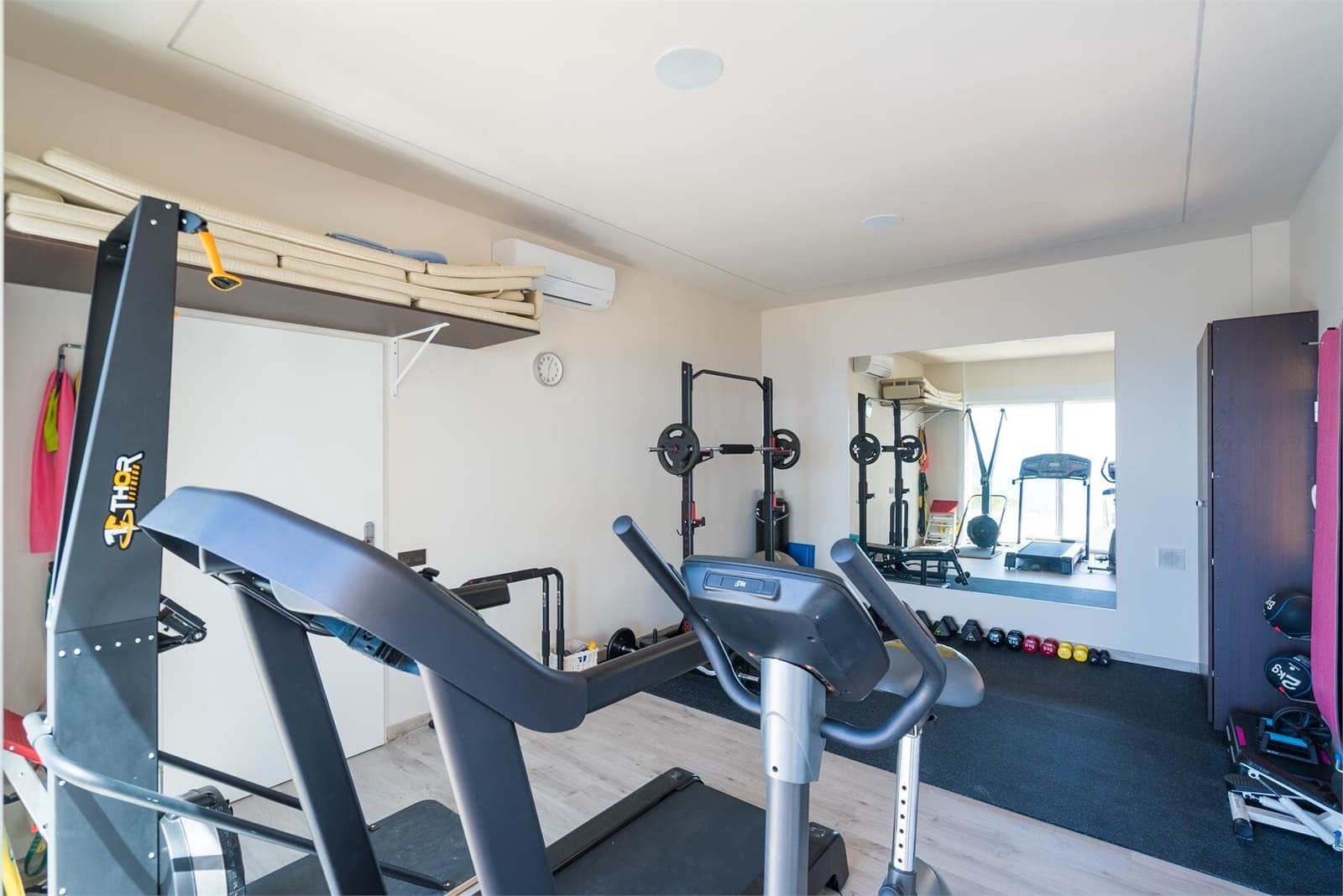 4 bedroom Villa for sale in Altea with pool garage - € 1,570,000 (Ref: 8338617)