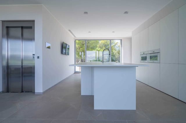 5 soverom Villa til salgs i Palmanova, Calvià med svømmebasseng garasje - € 4 950 000 (Ref: 8348721)