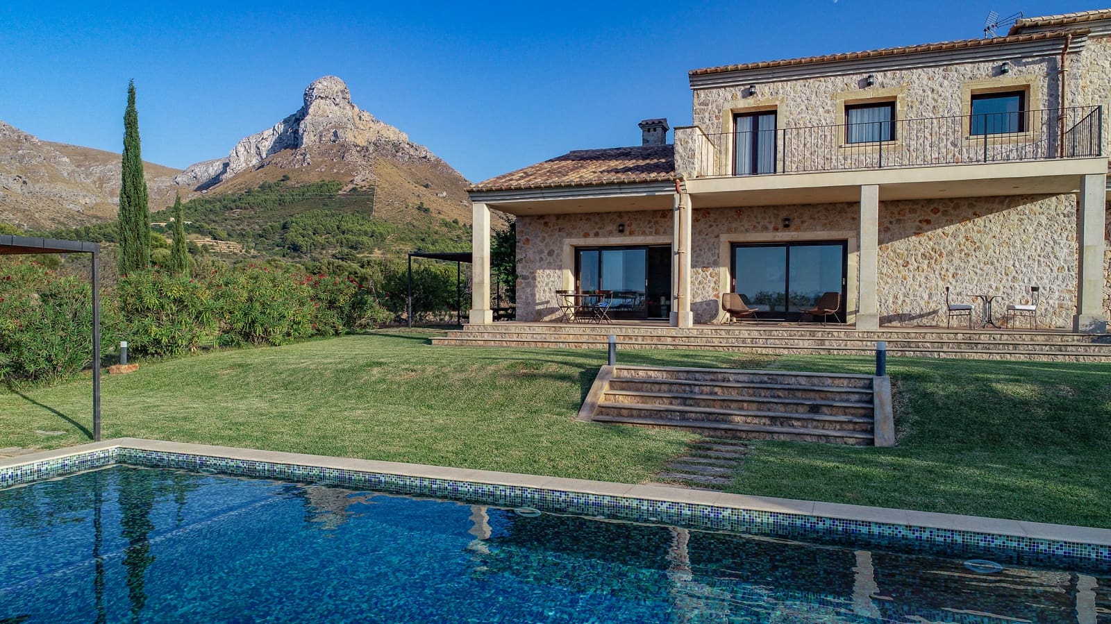 7 soveværelse Finca/Landehus til salg i Colonia de Sant Pere / Colonia de San Pedro med swimmingpool - € 3.800.000 (Ref: 8352667)