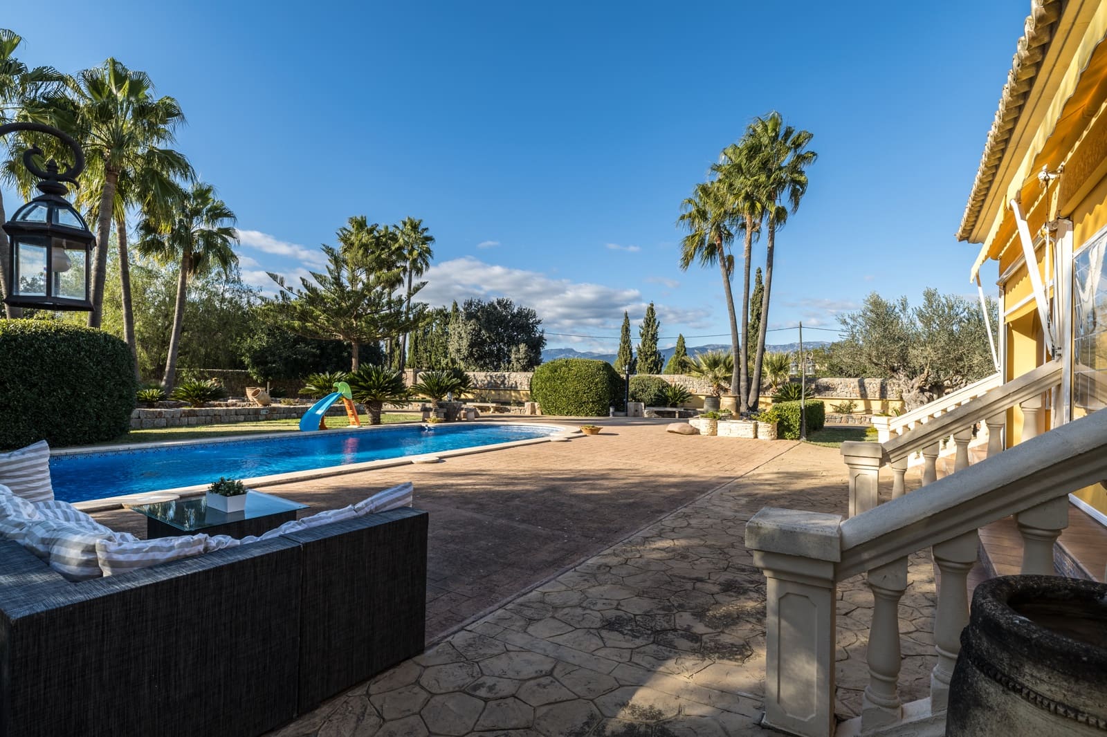 5 bedroom Villa for sale in Santa Maria del Cami with pool garage - € 1,085,000 (Ref: 8358981)