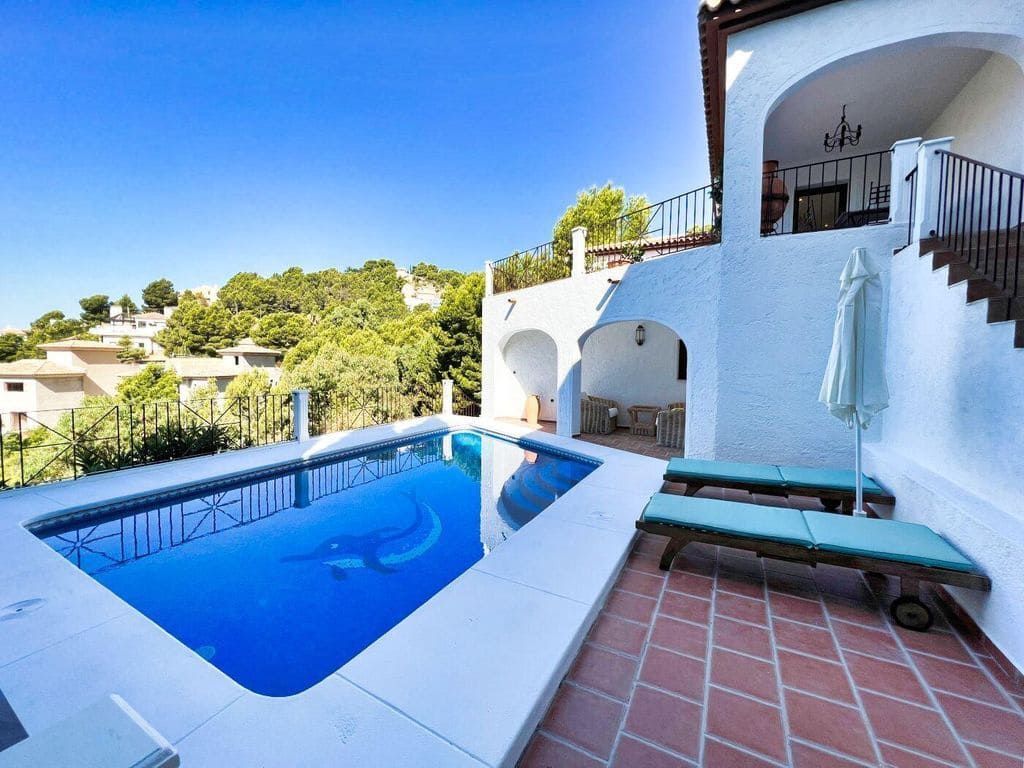 5 bedroom Villa for sale in Altea with pool - € 1,195,000 (Ref: 8479905)