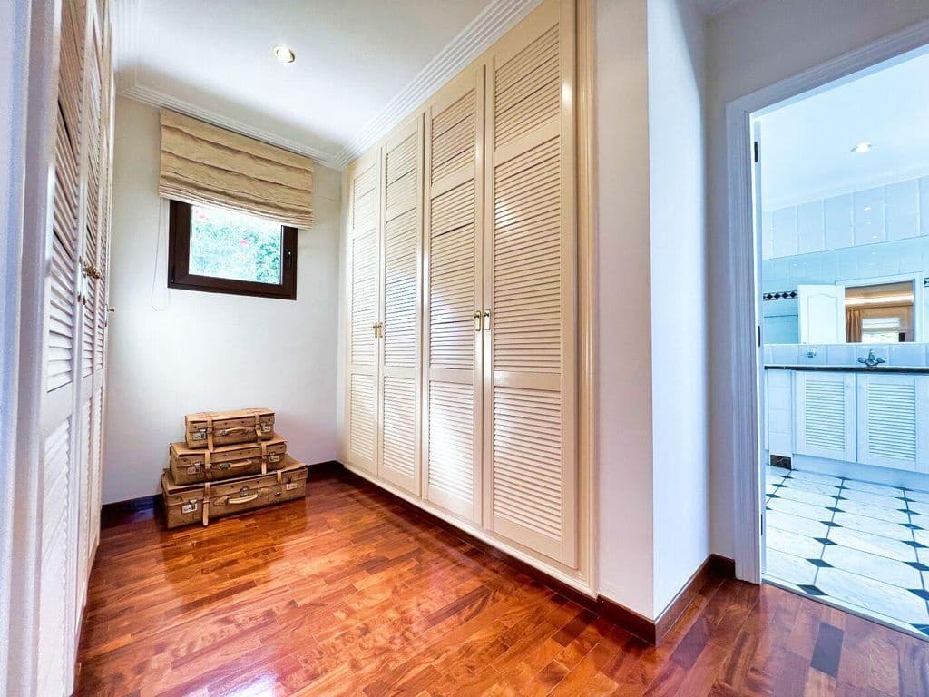 5 bedroom Villa for sale in Altea with pool - € 1,195,000 (Ref: 8479905)