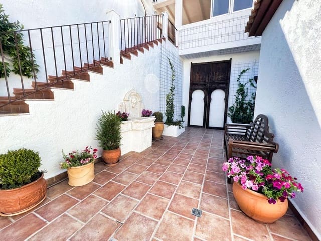 Chalet de 5 habitaciones en Altea en venta con piscina - 1.195.000 € (Ref: 8479905)