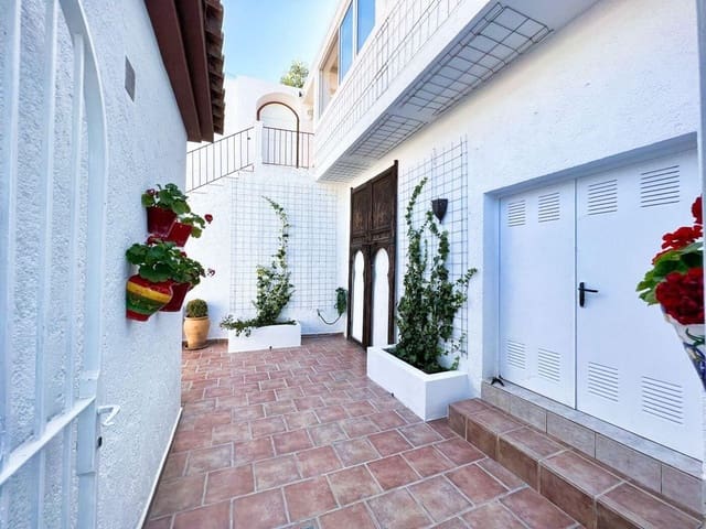 Chalet de 5 habitaciones en Altea en venta con piscina - 1.195.000 € (Ref: 8479905)