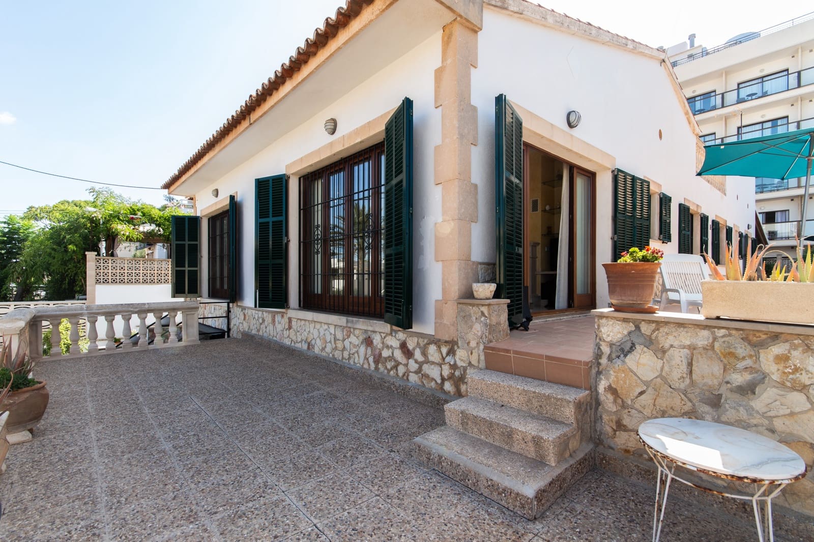 9 bedroom Townhouse for sale in Can Pastilla with garage - € 1,550,000 (Ref: 8479951)