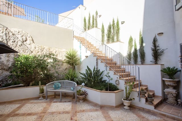 4 sypialnia Dom na sprzedaż w Capdepera z basenem garażem - 1 650 000 € (Ref: 8513776)