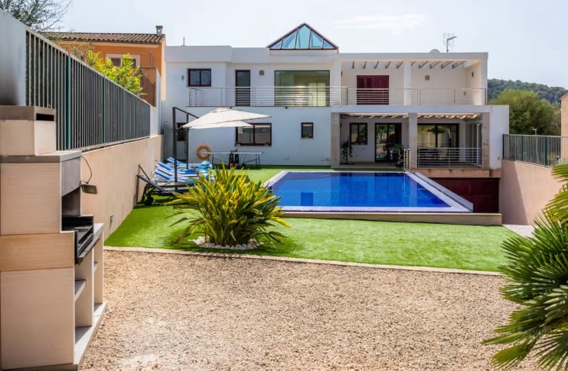 4 soverom Villa til salgs i Felanitx med svømmebasseng garasje - € 1 350 000 (Ref: 8515609)