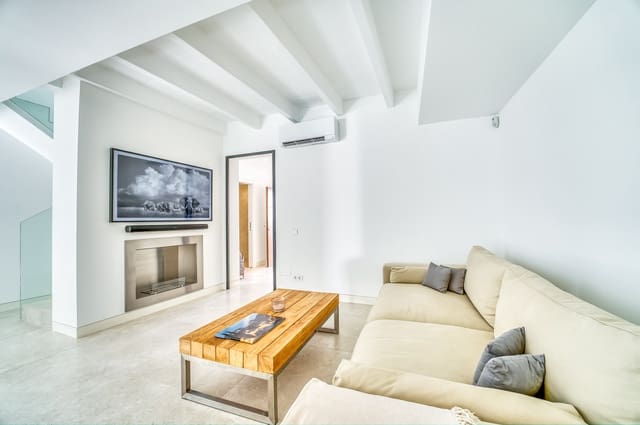 2 soveværelse Byhus til salg i Es Molinar / El Molinar, Palma de Mallorca med swimmingpool garage - € 2.950.000 (Ref: 8530111)