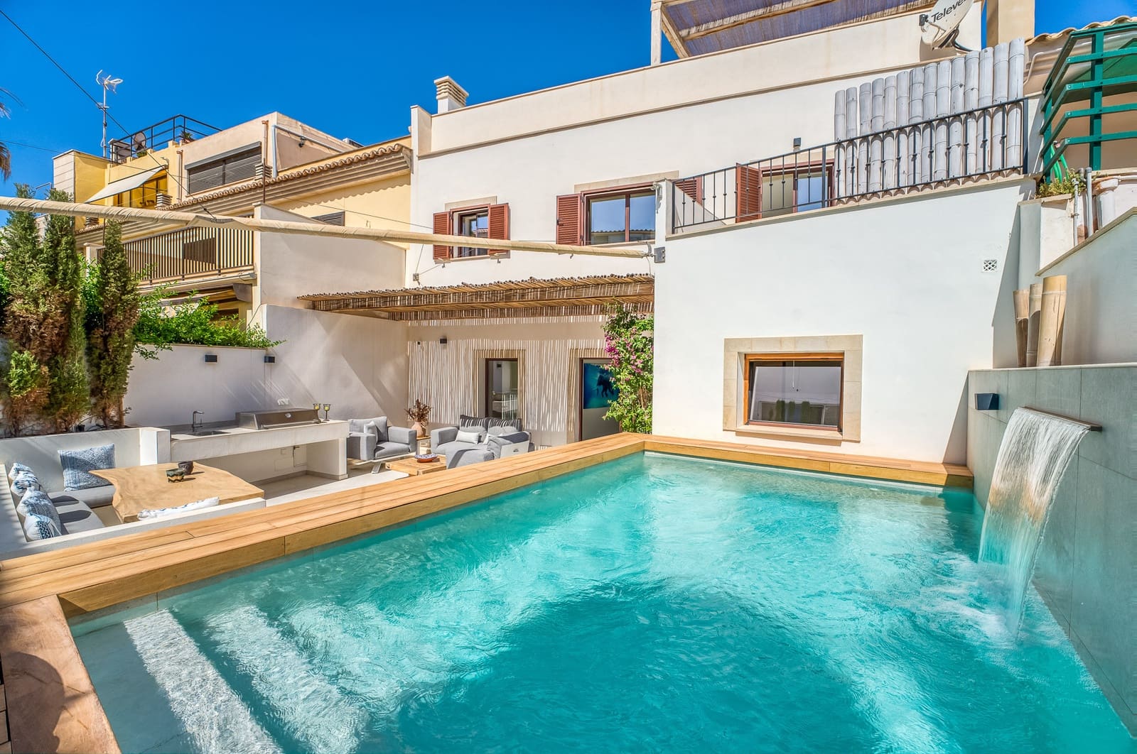 2 soverom Hus til salgs i Palma de Mallorca med svømmebasseng garasje - € 2 950 000 (Ref: 8530111)