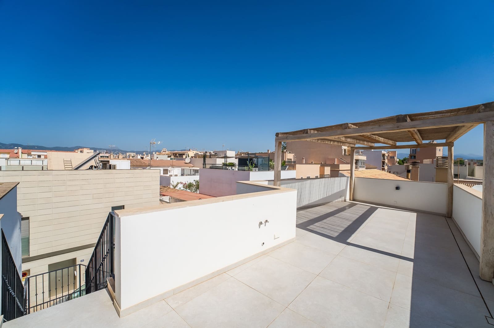 2 soverom Hus til salgs i Palma de Mallorca med svømmebasseng garasje - € 2 950 000 (Ref: 8530111)
