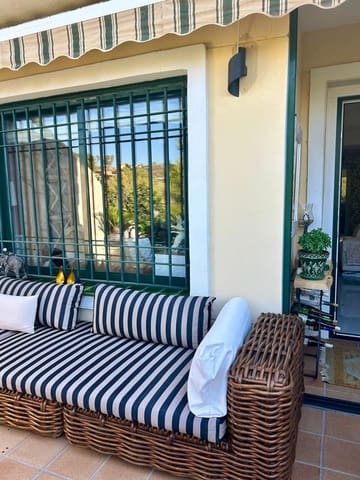 2 soverom Rekkehus til salgs i Campoamor, Orihuela med svømmebasseng - € 249 000 (Ref: 8537957)