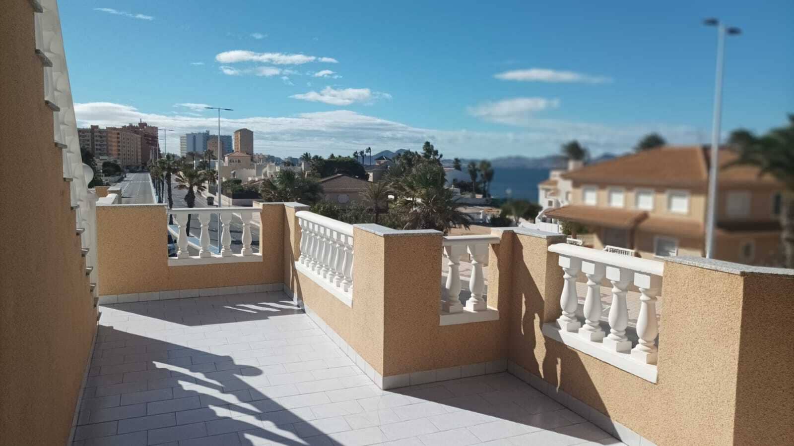 6 sypialnia Willa na sprzedaż w La Manga del Mar Menor z basenem garażem - 786 000 € (Ref: 8600872)