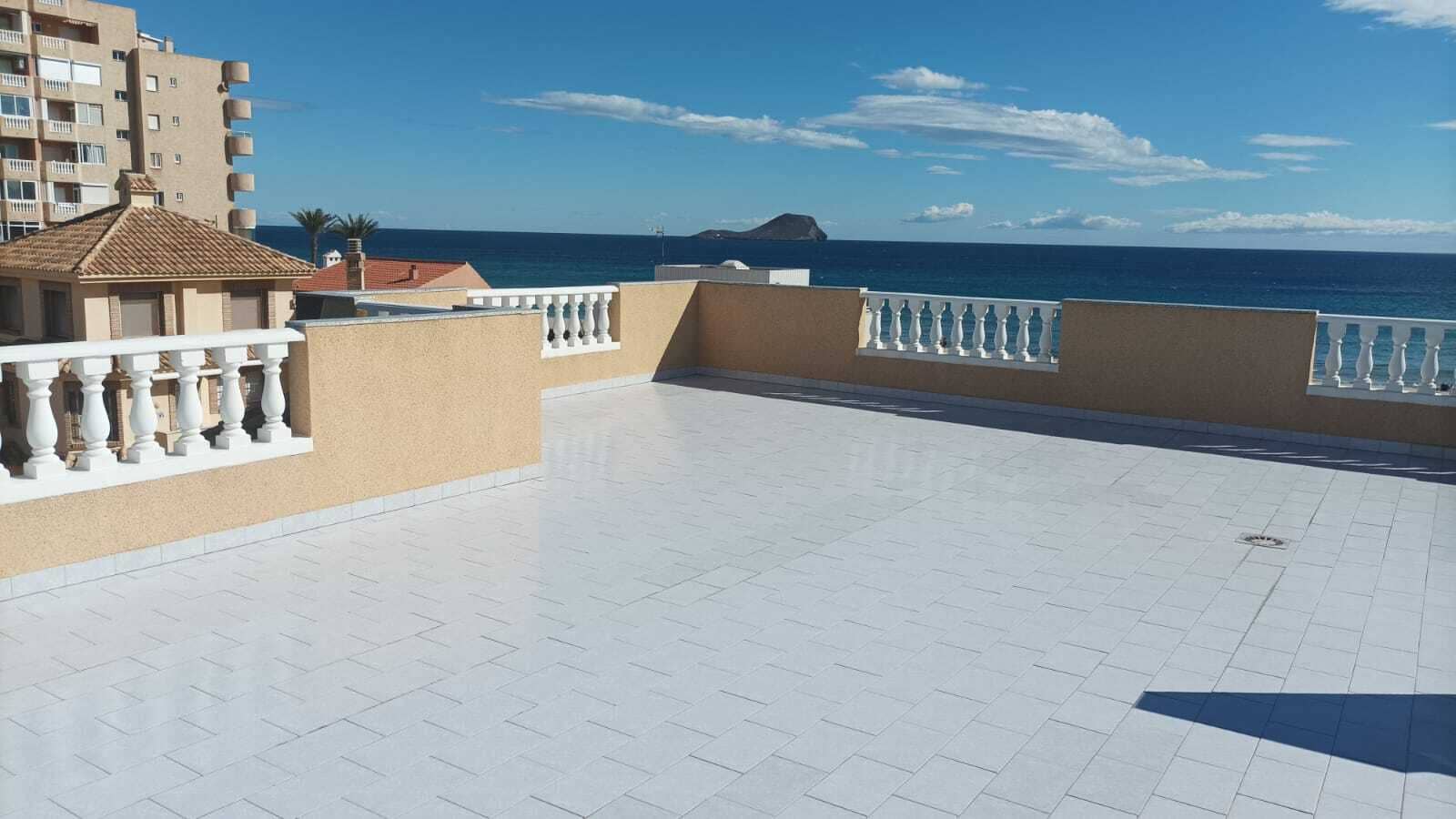 6 sypialnia Willa na sprzedaż w La Manga del Mar Menor z basenem garażem - 786 000 € (Ref: 8600872)