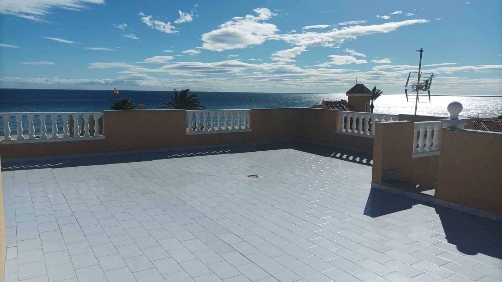 6 sypialnia Willa na sprzedaż w La Manga del Mar Menor z basenem garażem - 786 000 € (Ref: 8600872)