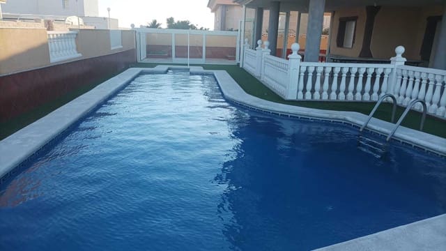 6 soveværelse Villa til salg i La Manga del Mar Menor med swimmingpool garage - € 786.000 (Ref: 8600872)