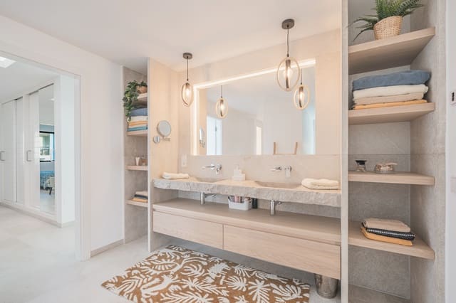 4 sypialnia Willa na sprzedaż w Santa Ponsa, Calvià z basenem garażem - 3 850 000 € (Ref: 8669167)