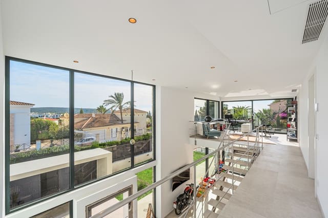 4 sypialnia Willa na sprzedaż w Santa Ponsa, Calvià z basenem garażem - 3 850 000 € (Ref: 8669167)