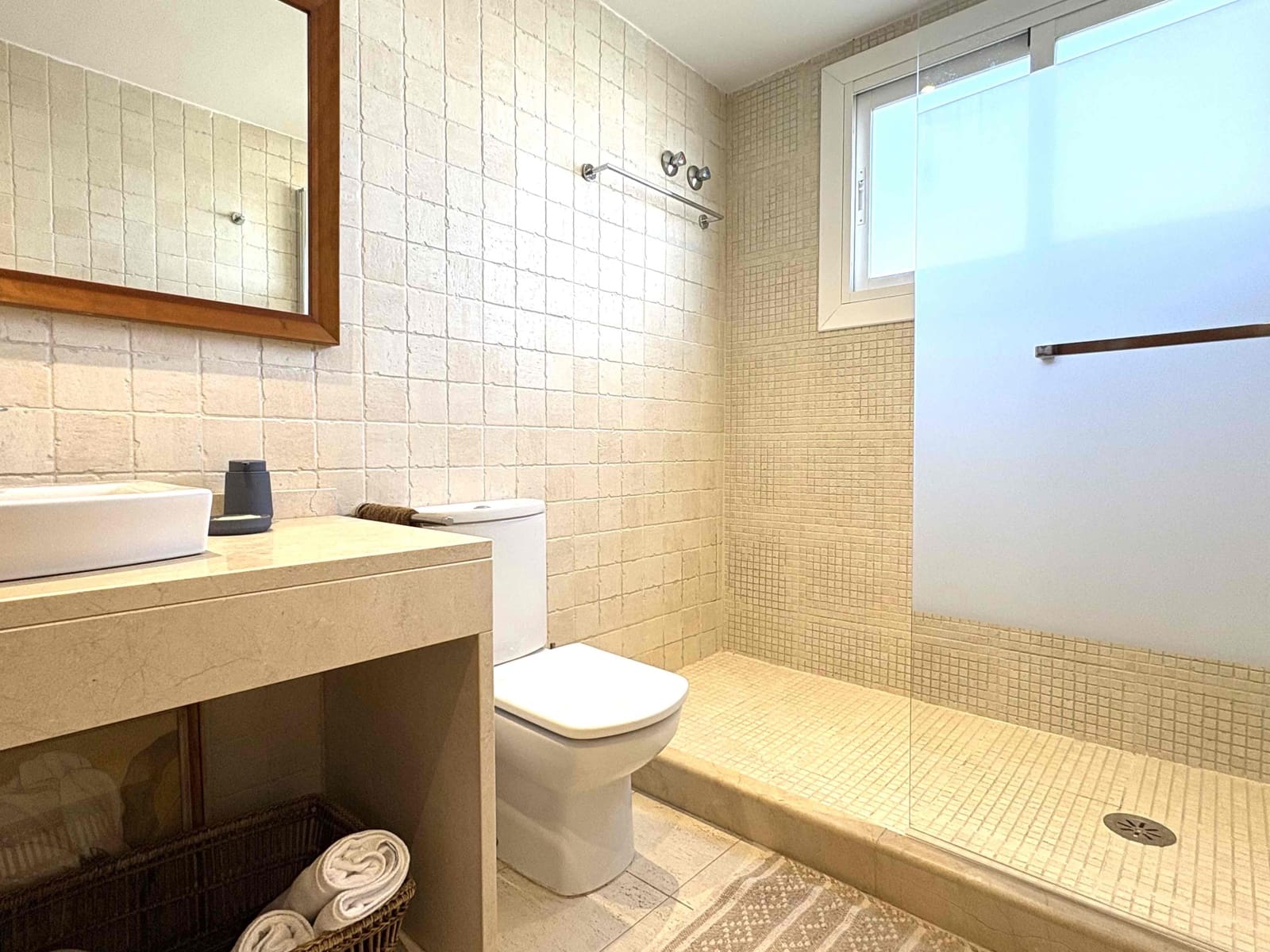 Finca/Maison de Campagne de 4 chambres à louer à Can Pastilla avec piscine garage - 3 900 € (Ref: 8694260)