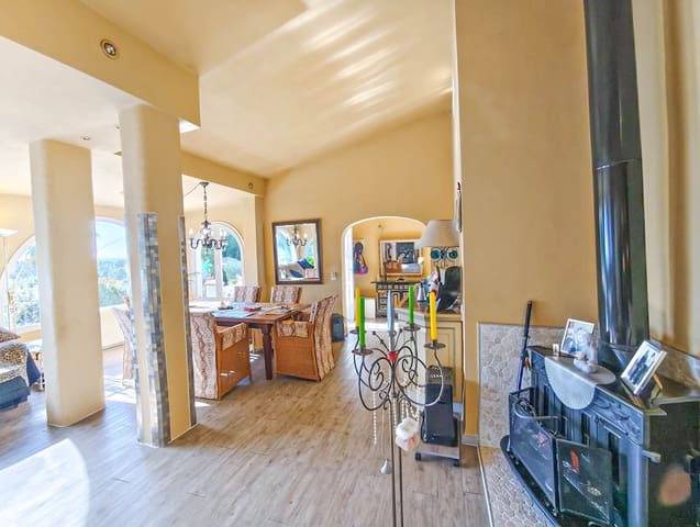 4 soveværelse Villa til salg i Costa de la Calma, Calvià med swimmingpool garage - € 1.300.000 (Ref: 8744410)