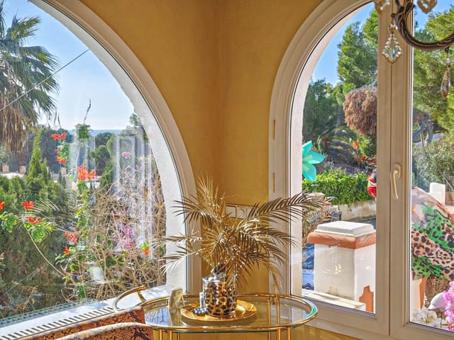 4 soveværelse Villa til salg i Costa de la Calma, Calvià med swimmingpool garage - € 1.300.000 (Ref: 8744410)